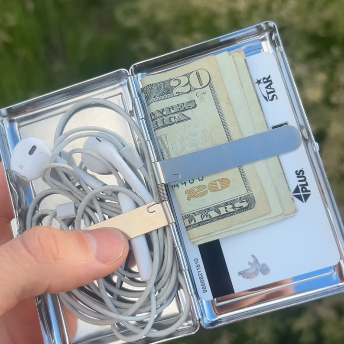 Vintage-Style Cardholder